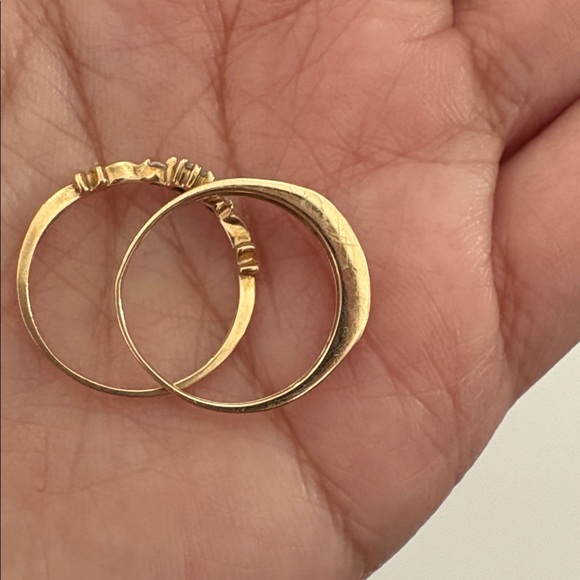 10k gold rings (size 4) - Picture 7 of 8